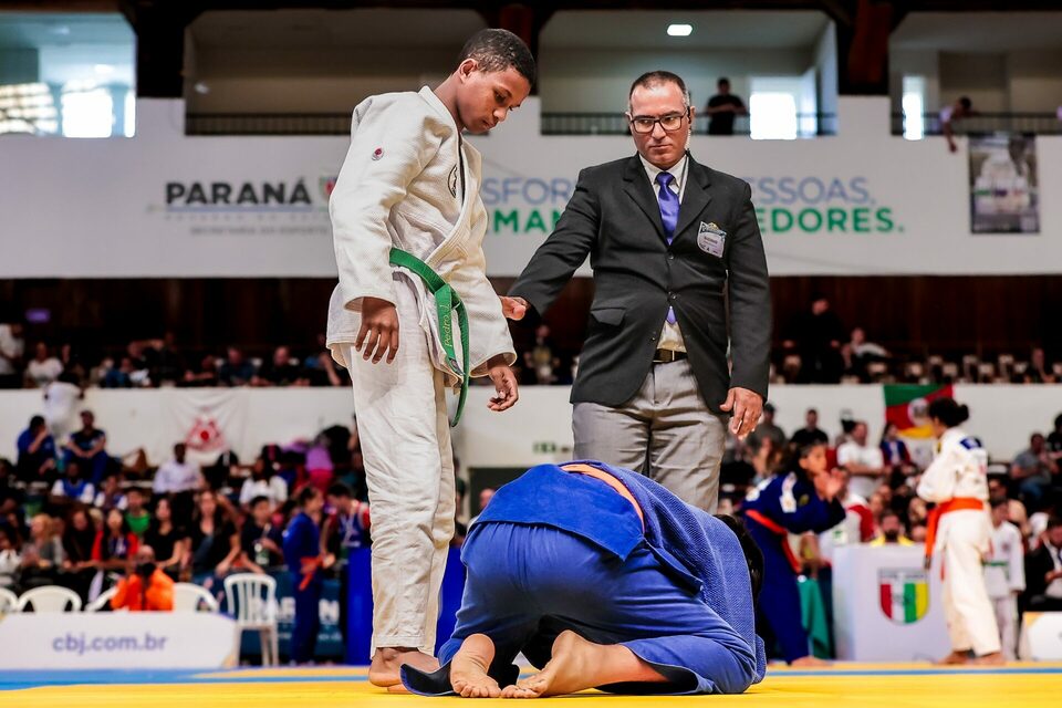 Muito Além da Vitória: O Poder Transformador do Judô 